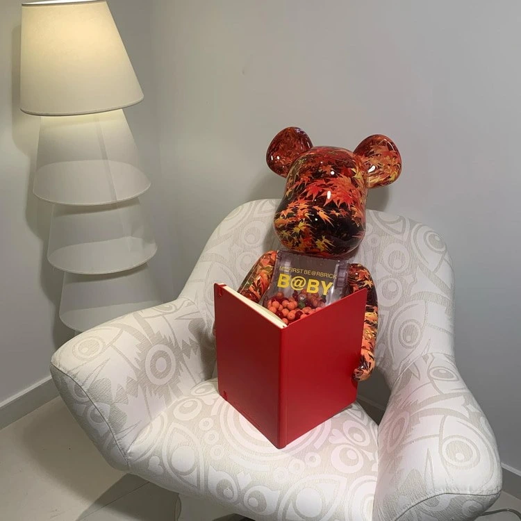 Bearbrick reading book at 2B Art Gallery Calvia