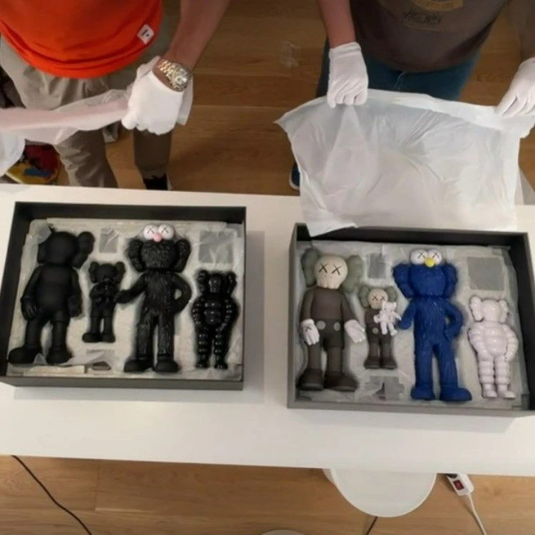 Kaws Family Unboxing at 2B Art Gallery