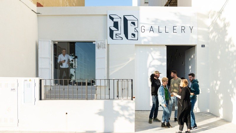 2B Art Gallery entrance