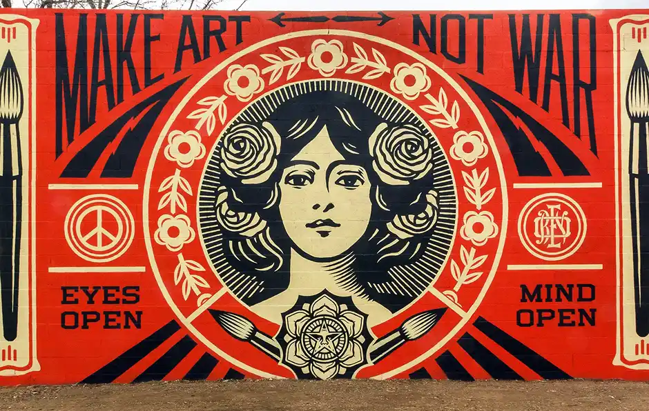 Shepard Fairey's mural "Make Art Not War", Santa Fe