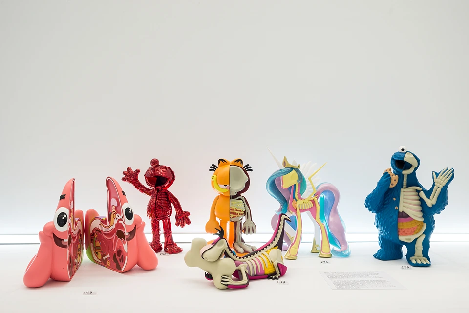 Art toys displayed at 2B Art Gallery